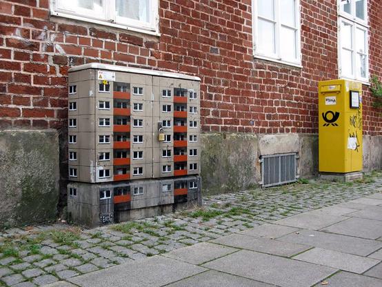 Lüneburg intervention by EVOL, 2009 (site specific, Lüneburg GR, spraypaint)