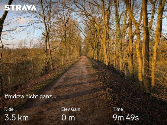 Bild aus einer Fitnessapp. Es zeigt einen alten Bahndamm im Sonnenaufgang. Der Text ist #mdrza nicht ganz...