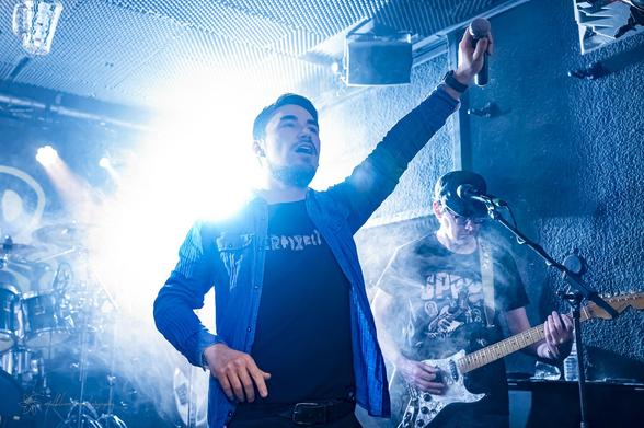 Konzertfoto Evan Freyer bei John Porno Punk Exposion. Foto von Metalbuemchen Photography