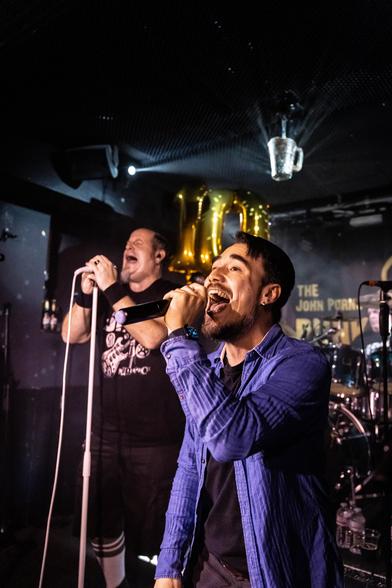 Konzertfoto Evan Freyer bei John Porno Punk Exposion. Foto von Michael Corleone