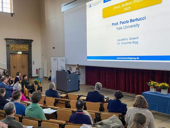 Paola Bertucci during the opening ceremony of the Annual Meeting of the Deutsche Bunsengesellschaft in Leipzig, “Physical Chemistry of the Climate and the Atmosphere.” · Photos by Eva E. Wille
