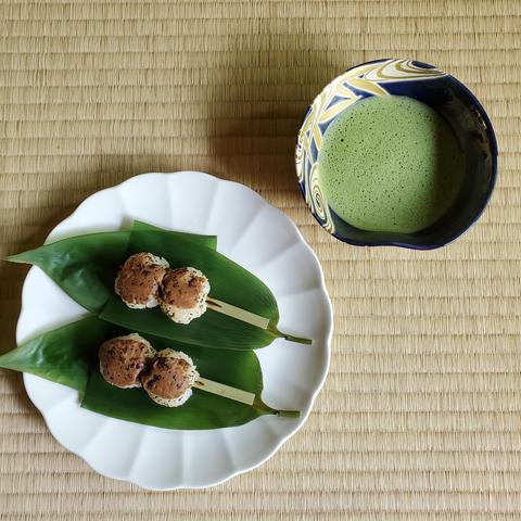 Yofune, the name for the summer style of ohagi sweets.