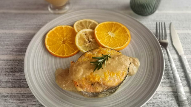 Si quieres salir de la rutina y darle un giro diferente al pescado de siempre, anímate a probar este salmón a la naranja . ¡Te aseguro que vas a querer repetir! 

Sígueme si quieres conocer más recetas fáciles.