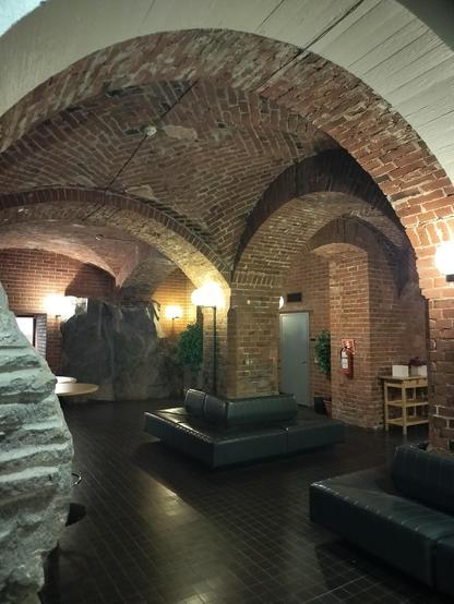 The lecture hall was in the basement. A beautiful curved ceiling made of bricks 