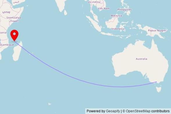 A map showing the great circle route from Melbourne in Australia to a map pin at MOSQUEE DE ZAOUIYANI, route versmosquée de vendredi, Comoni, Comoros