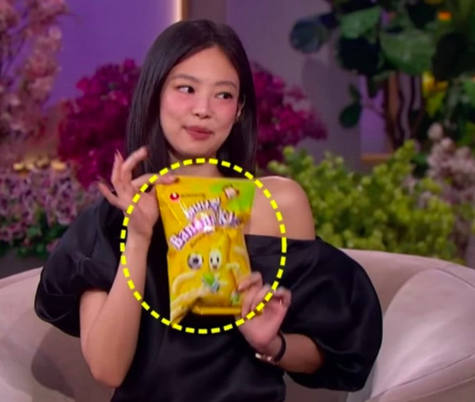 This contain an image of Korean Snack Mentioned by BLACKPINK