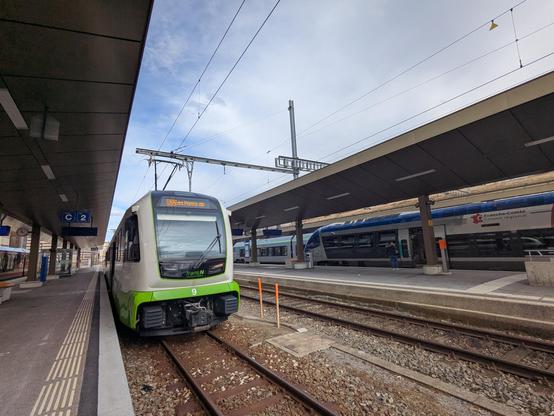 Petite automotrice transN voie métrique pour Ponts de Martel