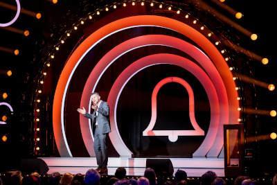 Der Deutsche Kleinkunstpreis wird vergeben
...an Sarah Bosetti, FALK, Die bekannte Band Zärtlichkeiten mit Freunden, @filiz_tasdan, Teresa Reichl und Bernd-Lutz Lange. Moderation: Tobias Mann.
https://www.kabarett-news.de/News-vom-21.03.2025-deutscher-kleinkunstpreis.html
Foto Copyright unterhaus - Mainzer Forum-Theater / 3sat 