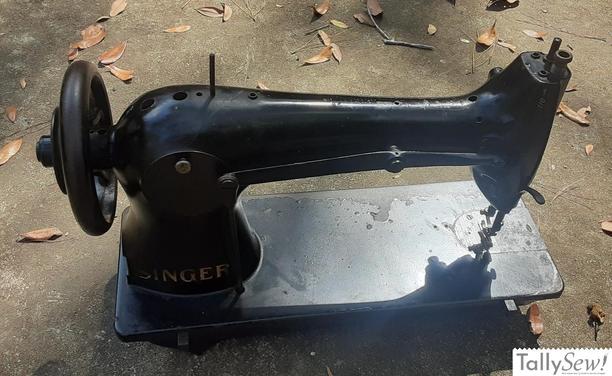 Singer 31-15 from the back