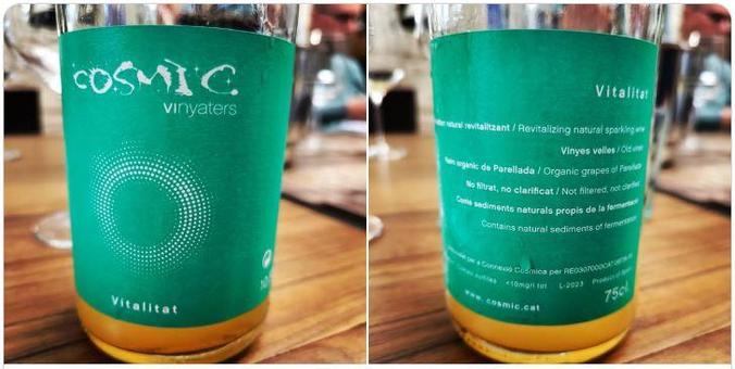Etiqueta y contra-etiqueta de botella de vino Cosmic Vitalitat 2023