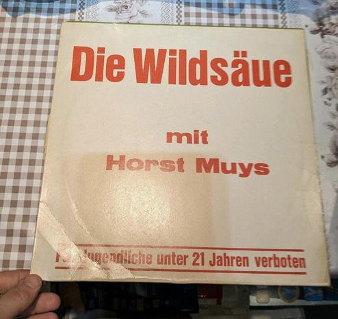 Die Wildsäue

mit Host Muys


Für Jugendliche unter 21 Jahren verboten