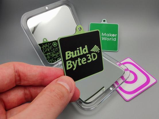 3d printable double-sided qr-code with keychain