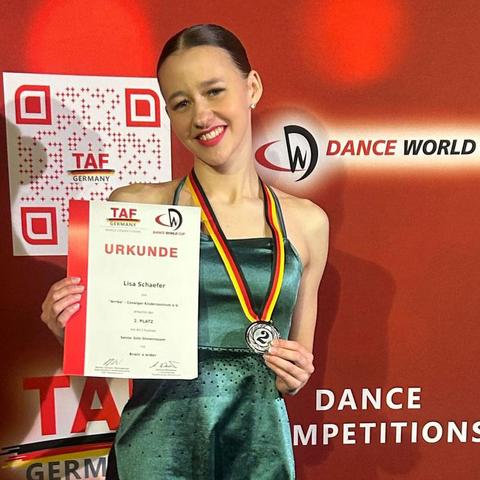Tree Ra Ra .- | iH
(CRED) 8°
CE TAF Fo #9 ly) oance WORLD
LE aN 0
(Cf = 9 =\ A\
-
‘.\.
iy y.. EJ »” DANCE
; i 7 Aweenimion:
~ERNI jE. r-d
