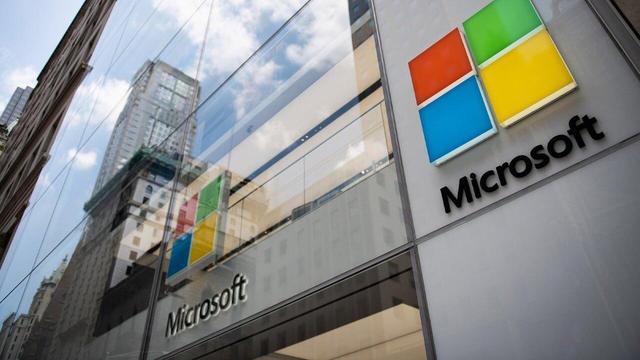 TD Cowen reports Microsoft canceled new data center projects in the US & Europe, cutting ~2GW of capacity, signaling potential AI computing oversupply. #Microsoft #DataCenters #AIDemand #TechNews #CloudComputing #AI #TechIndustry #BusinessNews