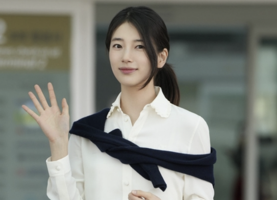 Suzy airport natural beauty
