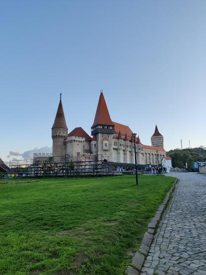Castelul Corvinilor (Corvins' Castle)
