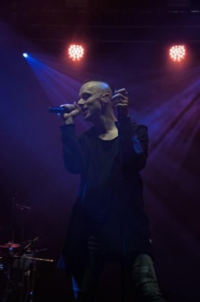 The band Zeraphine from Germany, lovely shot of their singer during the plage noir festival.