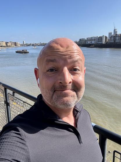A selfie taken at the half-way point of my run, with the river Thames in the background. I look suitably tired, given a terrible night’s sleep and 3.5km under my belt. But there’s also a hint of a smile, as I’m enjoying myself. 