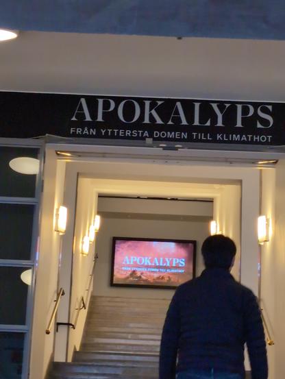 Bild på entrén till utställningen Apokalyps på Göteborgs konstmuseum.