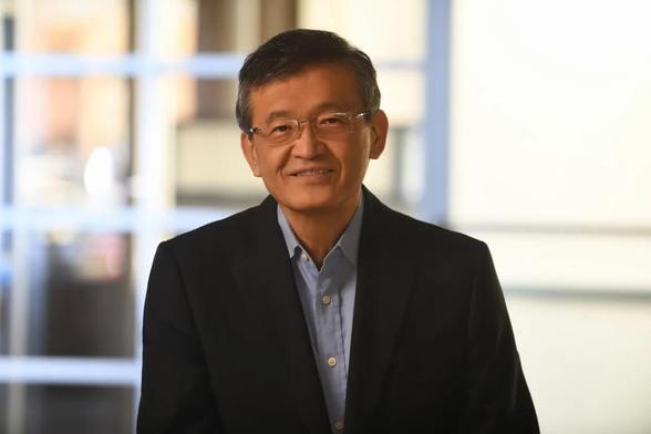At Intel Vision, CEO Lip-Bu Tan announces plans to spin off non-core assets, create new products, and develop custom semiconductors. Big moves for the future of tech! 🚀 #IntelVision #LipBuTan #Intel #TechInnovation #Semiconductors #FutureOfTech #Innovation #CustomChips