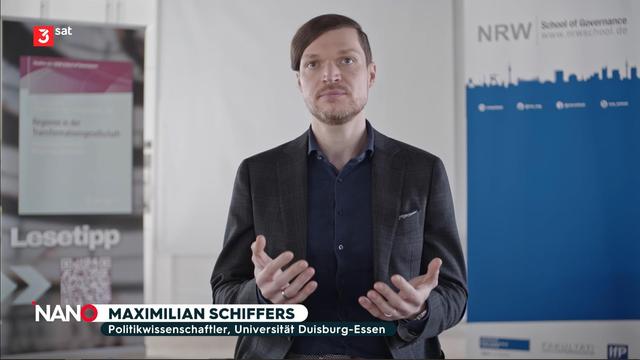 Screenshot aus der Sendung. Politikwissenschaftler im Gespräch.
