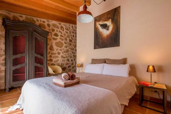 This is one of the comfortable b&b rooms in Los Establos with their own acces from the out and in side