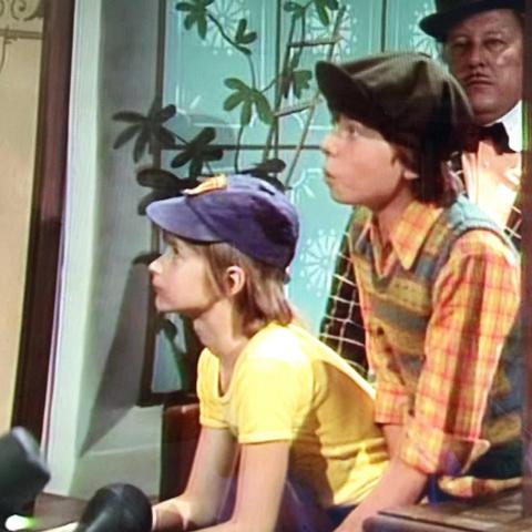 Screenshot einer Spielszene mit Niki Nowotny, Oliver Rohrbeck und Jo Herbst in der TV-Show "Dalli Dalli" (ZDF, 7.9.1978)