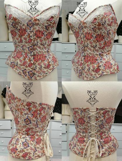 corset en tissu indienne et détail napperon sur décolleté, réalisé par moi, marque Atelier sylphe (depuis 2008)