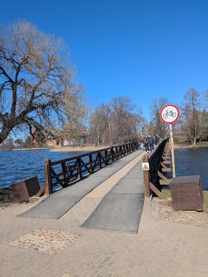 Dviračių eismą draudžiantis ženklas Trakuose