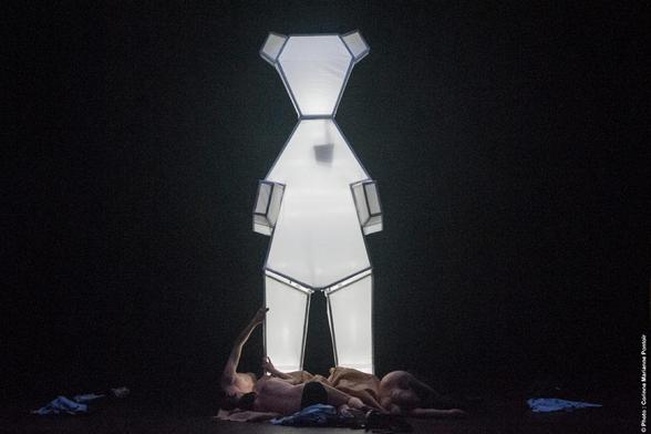 Photo Corinne Marianne Pontoir. Sous la glace. Texte Falk RIchter. Mise en scène Vincent Dussart.