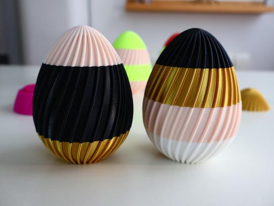 Easter egg container multicolor and ribbed decoration