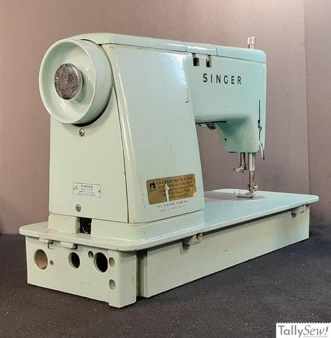 Singer 338 Style-Mate from the right end