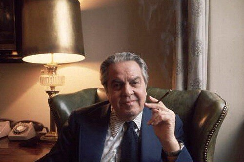 Y para terminar hace 116 años del nacimiento del gran Albert Romolo Brocoli. #EfemeridesBond #albertrbroccoli #cubby #jamesbond #productor 