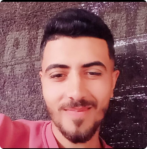#freegazafromhamas🇮🇱 Er wusste, dass er sein Leben riskiert. Doch ein Leben in der brachialen Unterdrückung durch die Hamas wollte Odai Nasser Saadi Al-Rubai nicht und demonstrierte dagegen. Die Terroristen nahmen tödliche Rache.

Sie entführten den 22-jährigen palästinensischen Aktivisten, der der Anführer der Anti-Hamas-Proteste im Gazastreifen gewesen sein soll. Sie folterten ihn vier Stunden lang und filmten den übelst zugerichteten jungen Mann. Danach exekutierten sie ihn.

