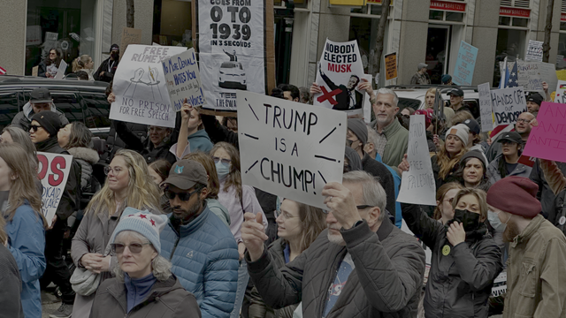 #Chicago #HandsOff #Protests 

Sign says "#Trump is a #Chump"
