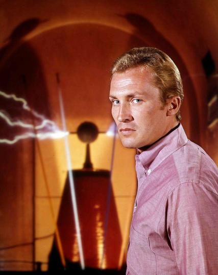 Publicity photograph from The Invaders featuring Roy Thinnes as David Vincent.