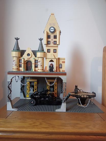 Wayne Manor/Batcave MOC