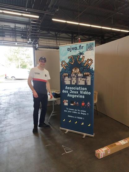 notre magnifique Marc et notre non moins magnifique Roll Up ! 