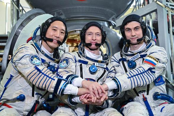 Soyuz MS-27 crew.
From left: Jonathan Kim, Sergej Ryzhikov and Alekej Zubritskiy