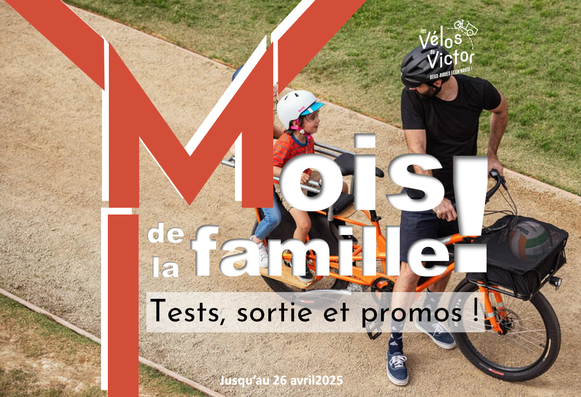 Affiche Mois de la Famille !  Un papa et ses enfants sont sur un vélo cargo longtail.