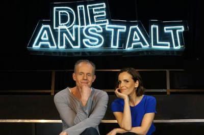 Die Anstalt im April
ZDF-Politsatire am 8.4. um 22:15 Uhr mit Max Uthoff, Maike Kühl, @eva_karl_faltermeier, @ninialagrande und Severin Groebner.
https://www.kabarett-news.de/News-vom-08.04.2025-die-anstalt.html
Fotograf Michael Tremer