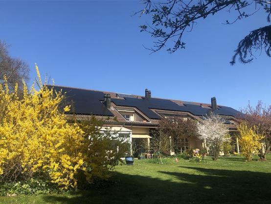 PV-Anlage auf Mehrfamilienhaus