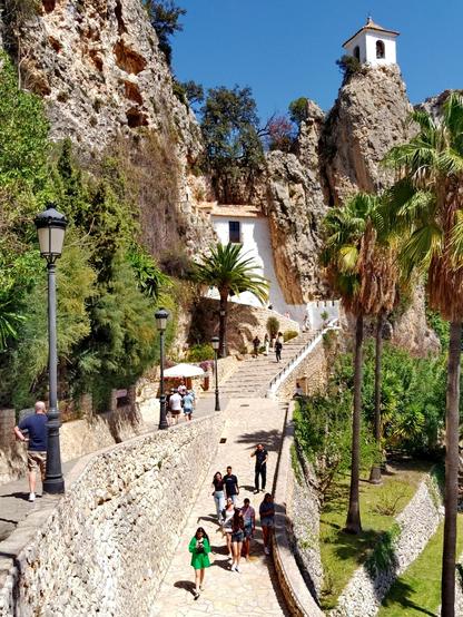 Fußweg zur historischen Villa von Guadalest