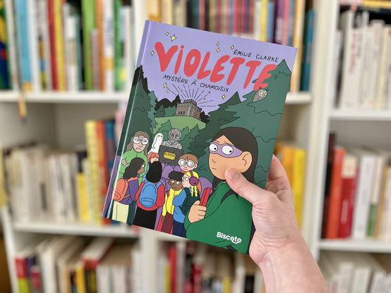 Couverture du tome 3 de Violette d’Emilie Clarke (Biscoto).