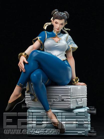 Chun Li statue
