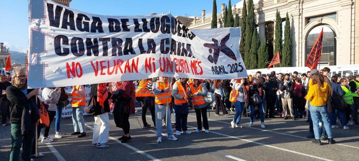 Manifestacio en contra de l'especulació i a favor de fer més accessible l'habitatge. Lloguers més justos... un sostre per a tothom!
