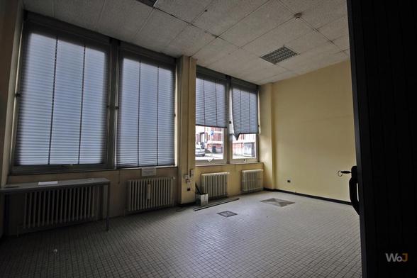 Solitaris (2025)

→ Un beau bâtiment administratif en cours d'abandon et une porte ouverte, il n'en fallait pas plus.
→ A beautiful administrative building in the process of being abandoned and an open door, that's all it took.

► Récit & photos : https://www.worldofjosh.be/photos/20250408-solitaris/solitaris.php
► Story & pictures : https://www.worldofjosh.be/en/photos/20250408-solitaris/solitaris.php

#abandoned #abandonedplaces #decay #exploration #explorationurbaine #lostplaces #photo #urbex #urbanexploration

© 2025