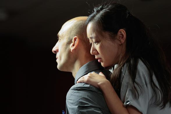 Photo Stéphane Szestak. Pulvérisés. Texte Alexandra Badea. Mise en scène Vincent Dussart