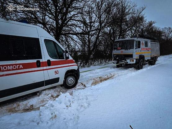 У Херсонській та Миколаївській областях через сильний сніг ускладнився рух транспорту. На дорогах — перемети, затори й застряглі автівки.

#Україна #Херсонщина #Миколаївщина #Сніг #Транспорт @kypurnet #kypurnet