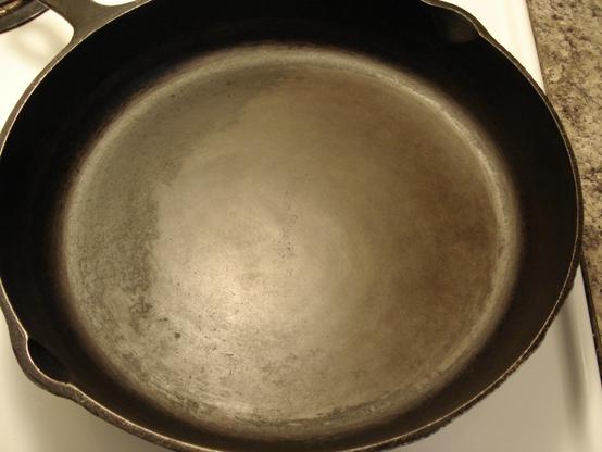 Happiness is ...
a well-seasoned frying pan after a 1-day fast 🍳 😀

BSR No. 10

BSR Century Series Skillet Set
https://www.youtube.com/watch?v=ovgIqanJFfM

#CastIron #cooking #FryingPan #breakfast #kitchenware
